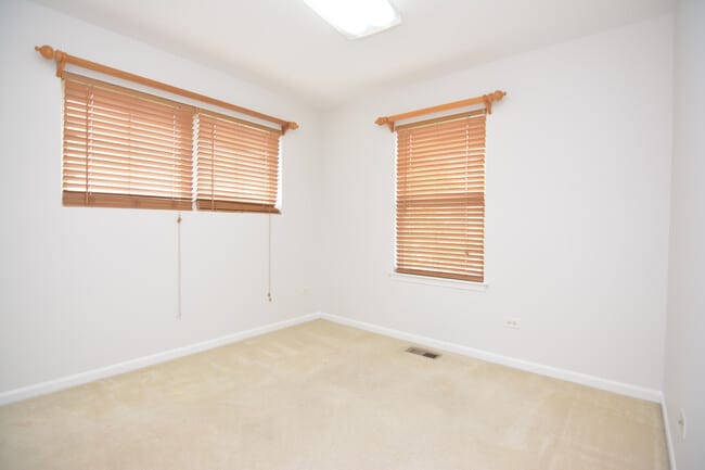 Building Photo - 4756 N Lamon Ave