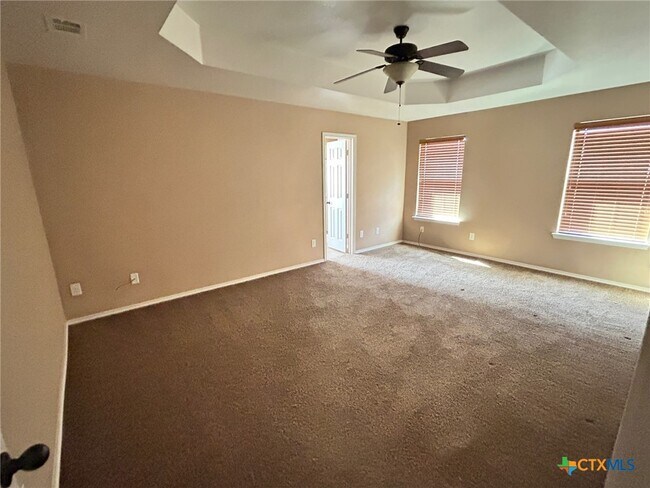 Building Photo - 2404 Terry Dr
