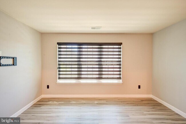 Building Photo - 8905 Stone Creek Pl