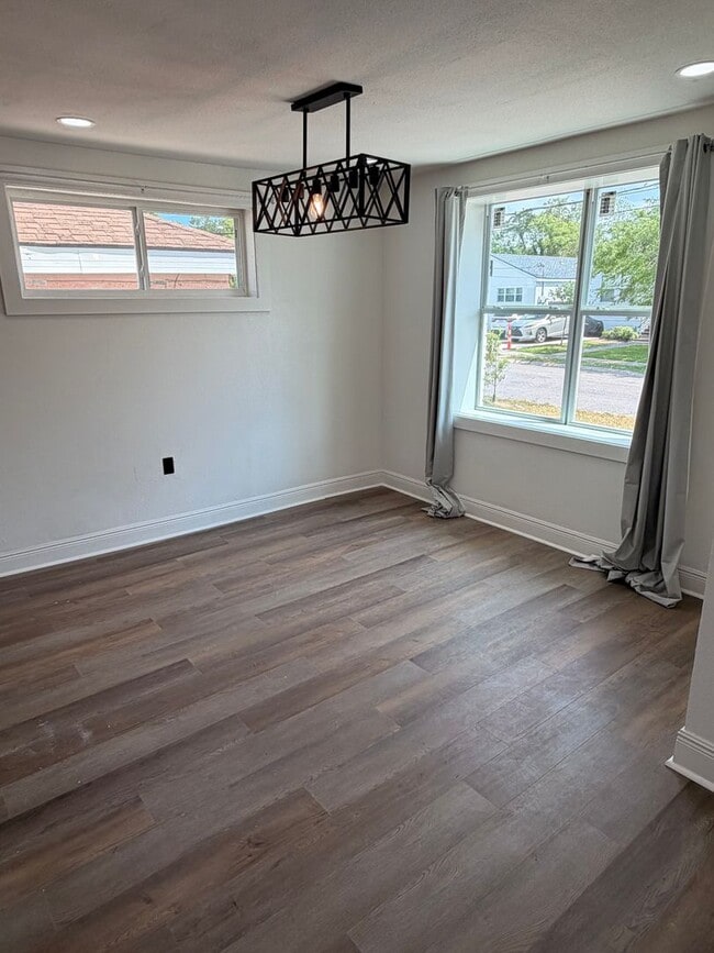 Building Photo - 4210 Alfred St