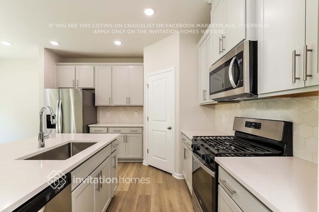 Building Photo - 2221 Cherry Crk Rd