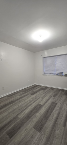 Building Photo - 333 Kennedy Dr