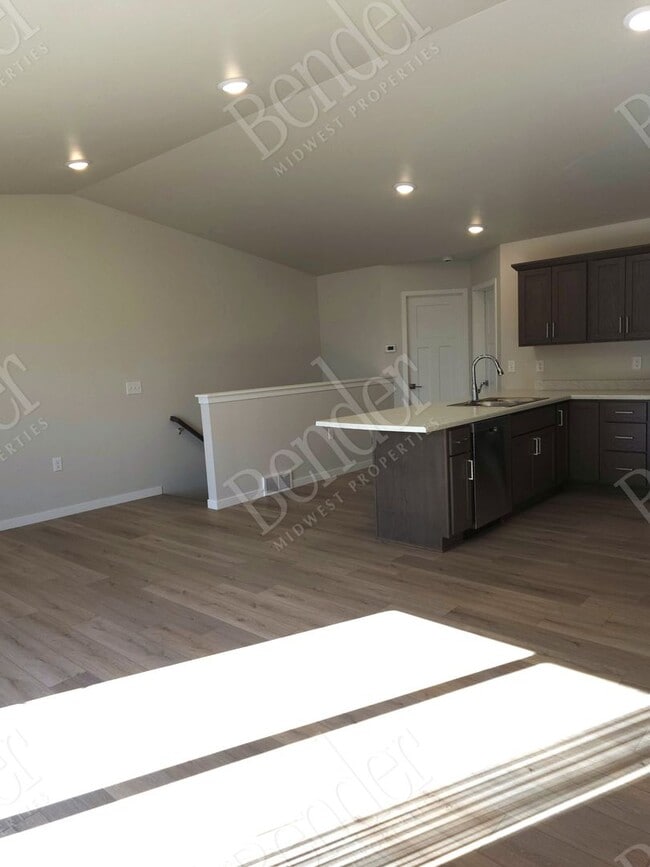 Building Photo - Brand New 2 Bed 2 Bath Townhome - 3 Months Free!