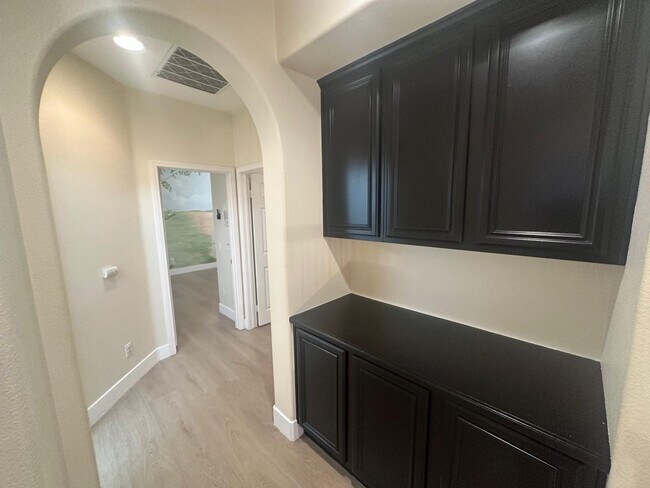 Building Photo - 45811 Honeysuckle Ct