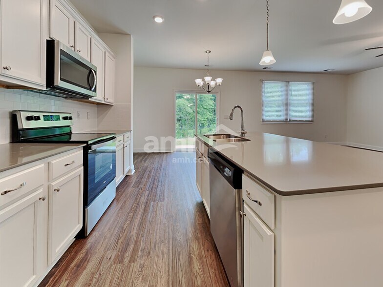 Building Photo - 411 Cartess Rd