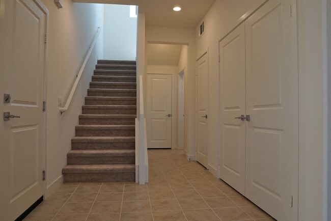 Building Photo - 41515 Stanford Rd