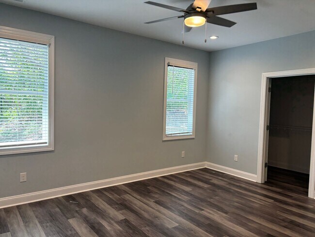 Building Photo - New home in Pine Knoll Shores