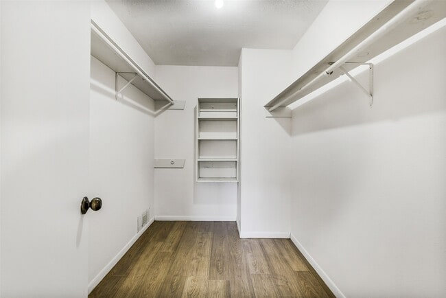 Building Photo - 217 Lazy Ln