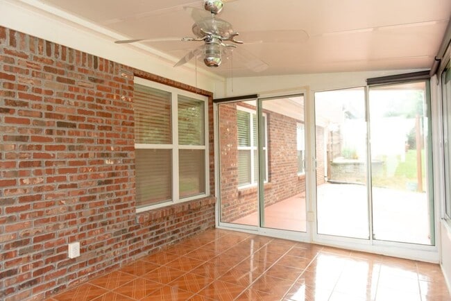 Building Photo - 1159 Simonton Glen Way SE
