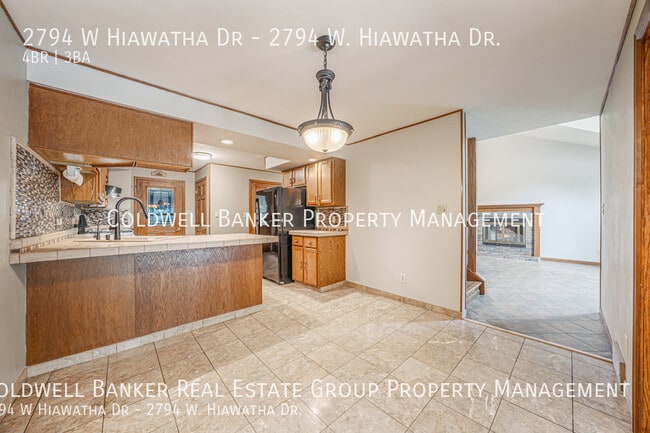 Building Photo - 2794 W Hiawatha Dr