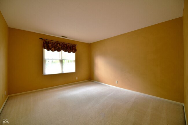 Building Photo - 1402 Edinburgh Dr