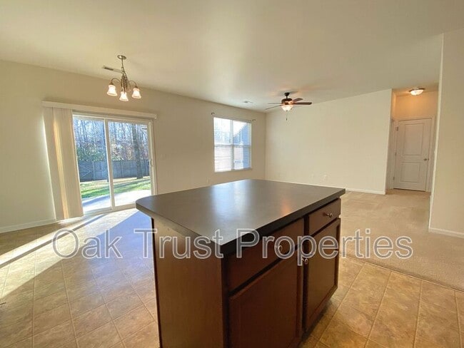 Building Photo - 3058 Nantuckett Ave