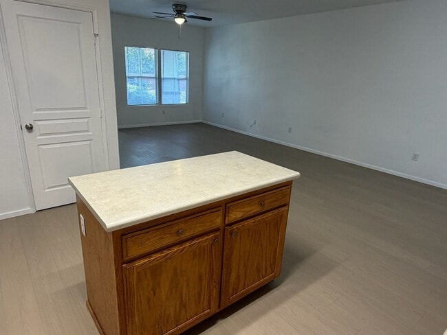 Building Photo - 1303 Vine St