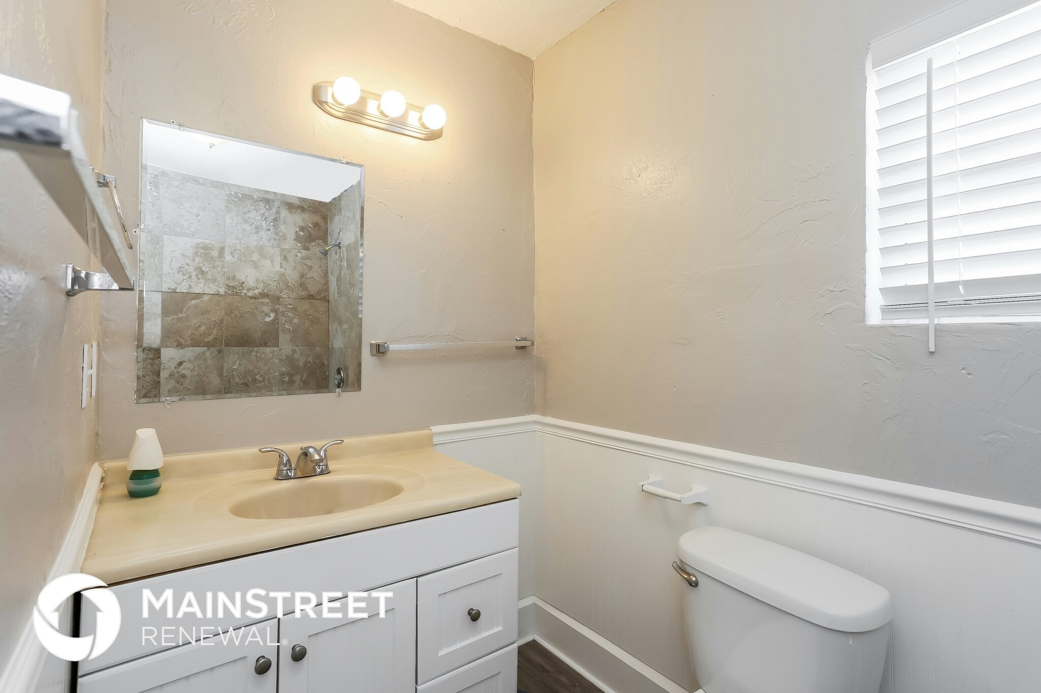 Building Photo - 4010 1st Ave S