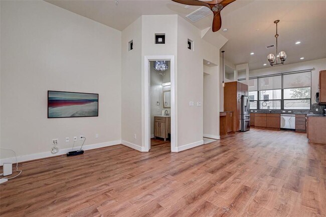 Building Photo - 2301 Camden Dr