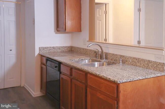 Building Photo - 13018 Shadyside Ln