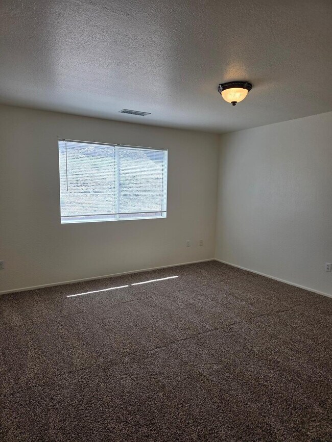 Building Photo - 627 S Azure Dr