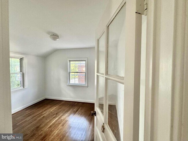 Building Photo - 3722 3rd St S