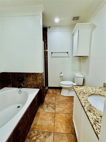 Building Photo - 1421 Thornhill Ln