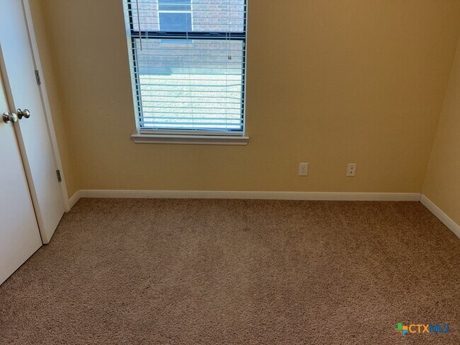 Building Photo - 2509 Lavender Ln