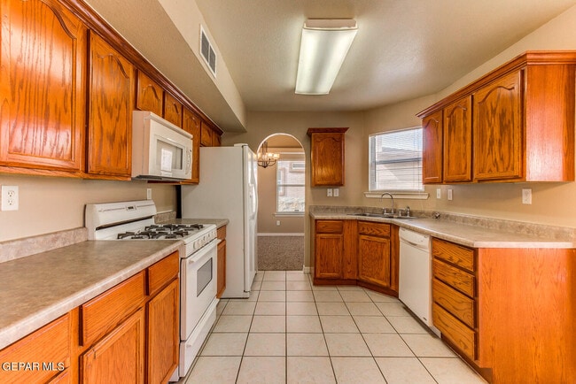 Building Photo - 628 Paseo Hermoso Dr