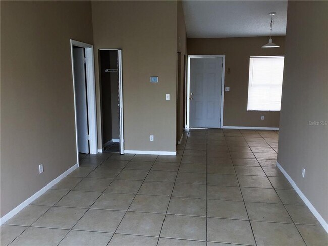Building Photo - 2536 Woodgate Blvd