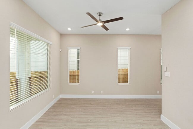 Building Photo - Brand New 3/2.5 Townhome