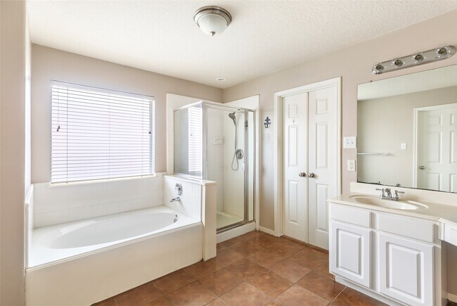 Building Photo - 4914 Winding Timbers Cir