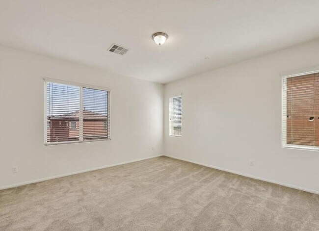 Building Photo - 614 Taliput Palm Pl