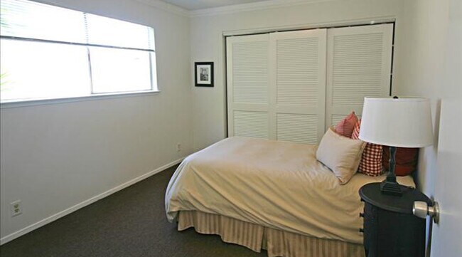 Building Photo - 2210 Curtis St