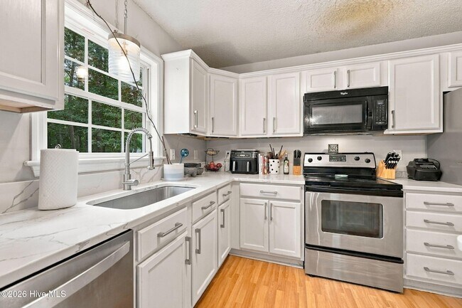 Building Photo - 118 Rolling Hill Dr