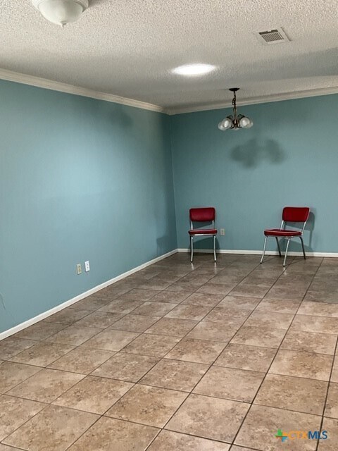 Building Photo - 1302 S Mesquite Ave