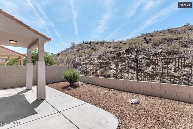 Building Photo - 315 W Mountain Sage Dr