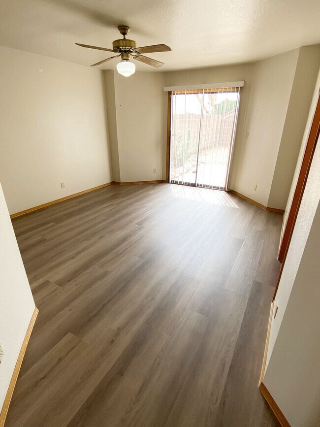Building Photo - 11343 W Townley Ave