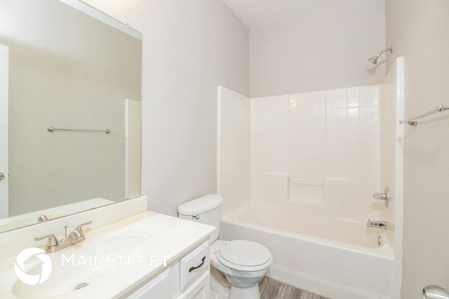 Building Photo - 405 Harvard Dr