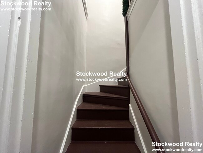 Building Photo - 90 Lyndhurst St