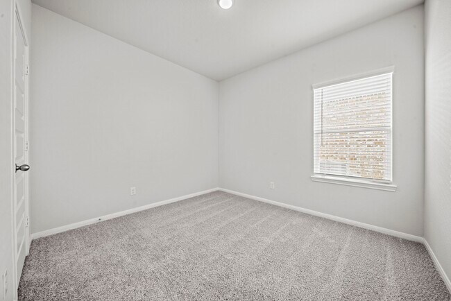 Building Photo - 8340 Bristlecone Pne Wy