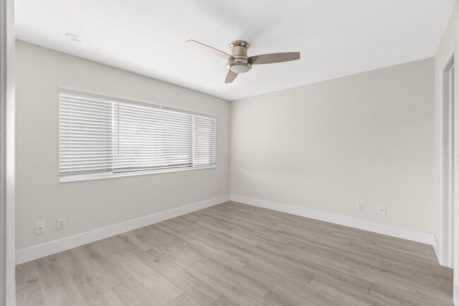 Building Photo - 343 Oak Harbour Dr