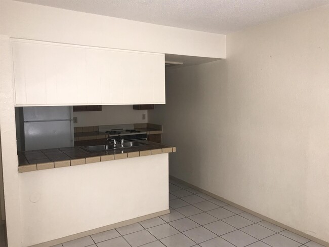 Building Photo - 10628 B SPRINGWOOD