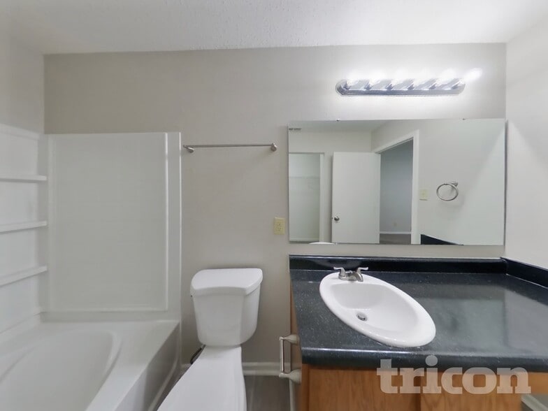 Building Photo - 936 Balto Dr