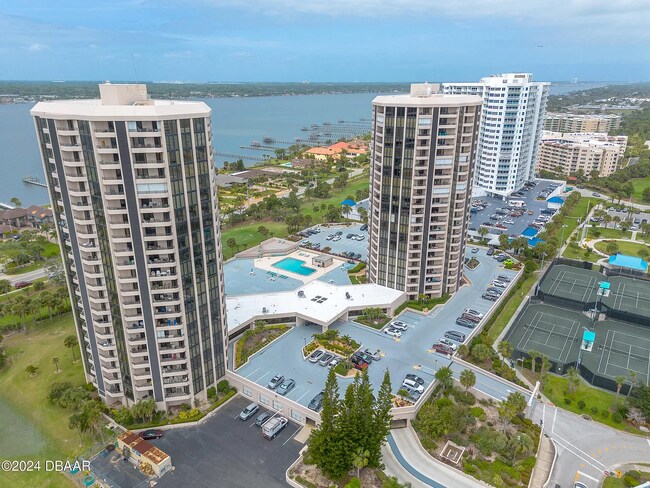 Building Photo - 1 Oceans West Blvd