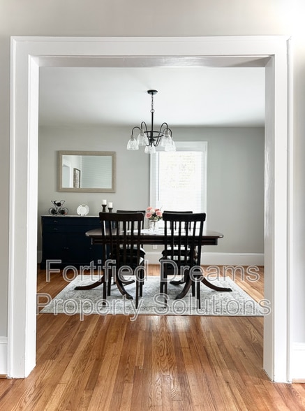 Building Photo - 2240 Queen St