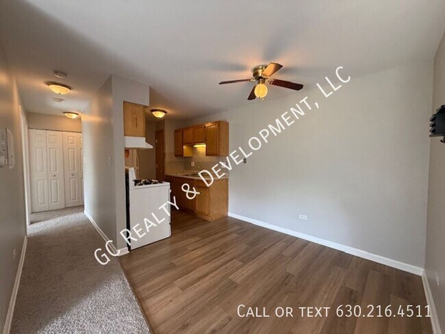 Building Photo - 735 Hill Dr