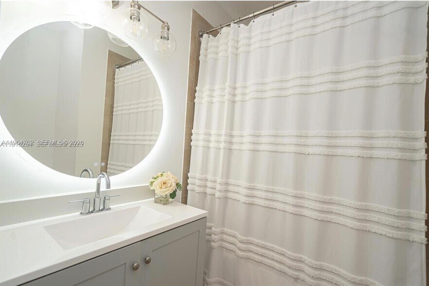 Building Photo - 8760 NW 97th Ave