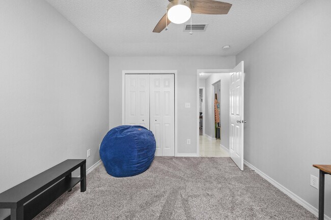 Building Photo - 2442 Raider Ln