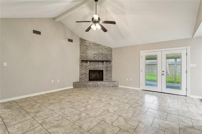 Building Photo - 406 Pine Shadows Dr