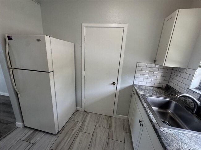 Building Photo - 2398 SE Breckenridge Cir