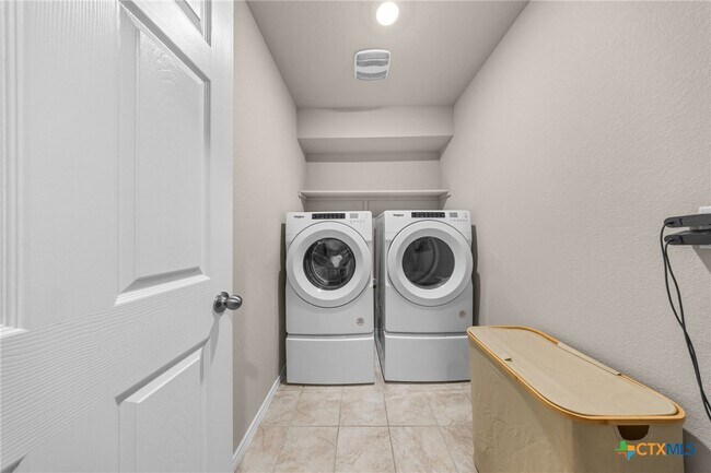 Building Photo - 5102 Karen Grn Dr