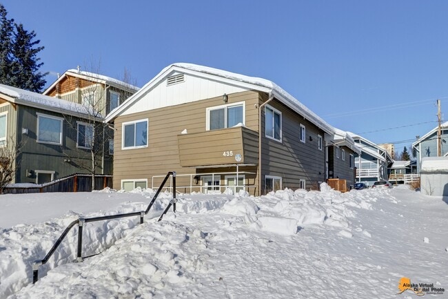 Building Photo - 435 E 10th Ave