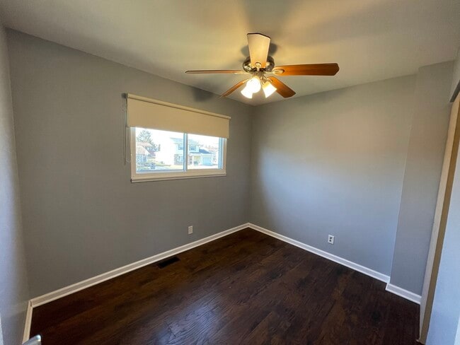 Building Photo - 144 Monterey Dr